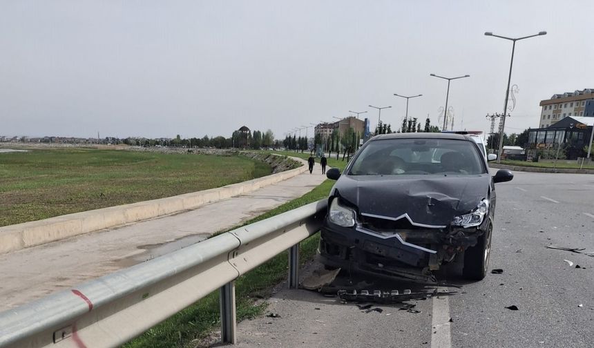 Beyşehir’de otomobiller çarpıştı: 2 yaralı