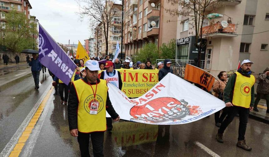 Bölücü slogan iddiası gerginliğe neden oldu