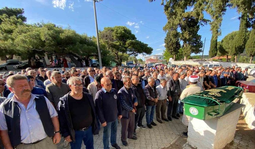 Çanakkale’deki kazada hayatını kaybeden 2 kişi Balıkesir’de toprağa verildi