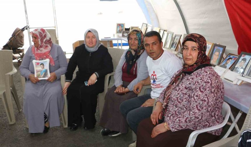 Diyarbakır anneleri PKK’nın kendini feshetmesiyle evlatlarına kavuşmayı bekliyor
