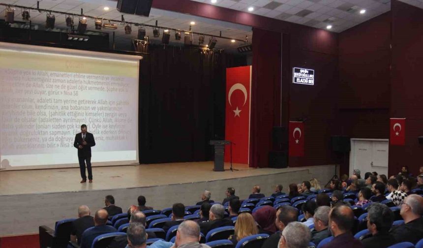 Elazığ’da ’Kamu Etik Kuralları Eğitimi’ konulu seminer düzenlendi