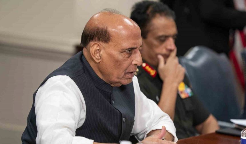 Hindistan: "Pakistan’ın nükleer silahları IAEA’nın denetimine verilmeli"