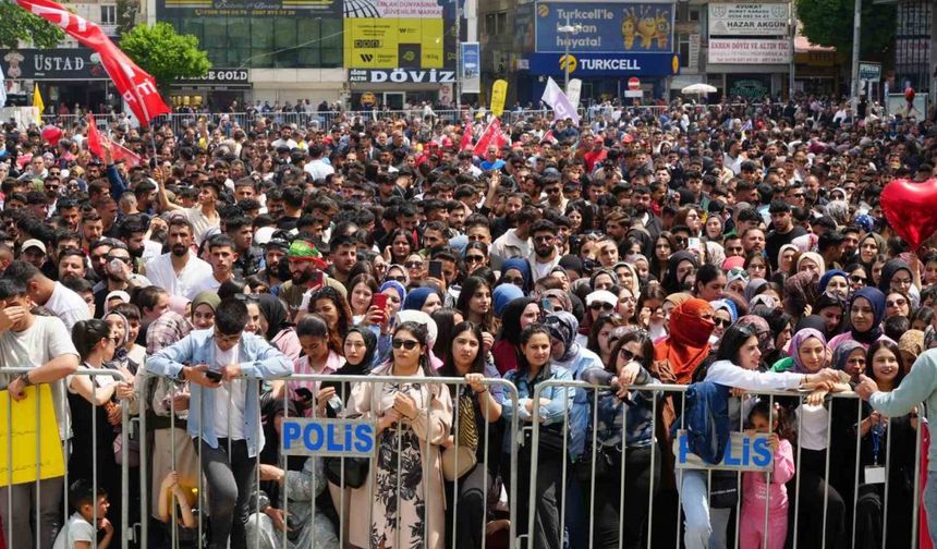 Iğdır’da 1 Mayıs Emek ve Dayanışma Günü coşkuyla kutlandı