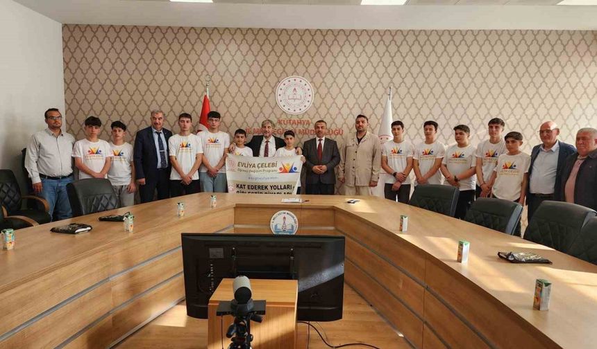 İl Milli Eğitim Müdürü Yılmaz, Yozgat Anadolu İmam Hatip Lisesi öğrencilerini kabul etti