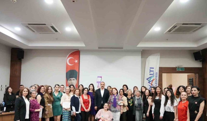 Kadınlar, sertifikalarını başkan Kotan’dan aldı