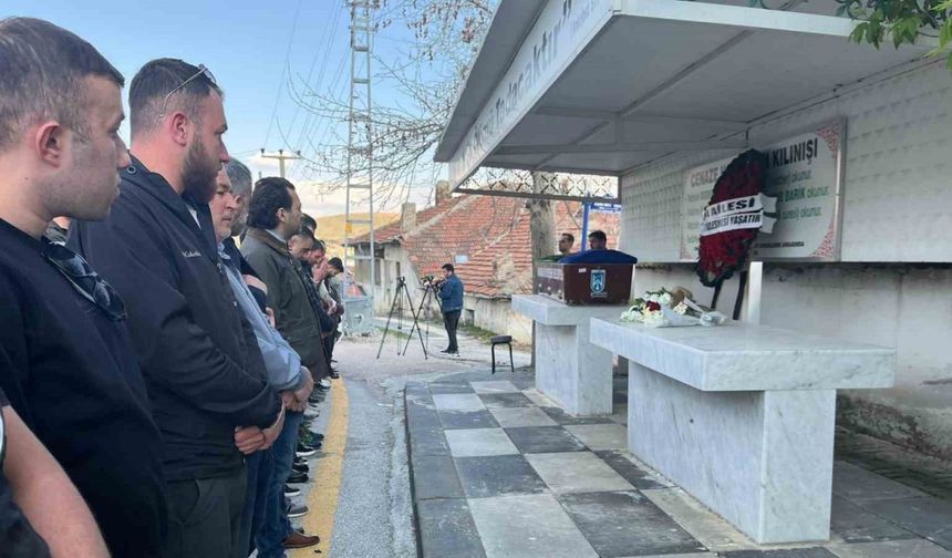 Komşusu tarafından öldürülen genç kız, son yolculuğuna uğurlandı
