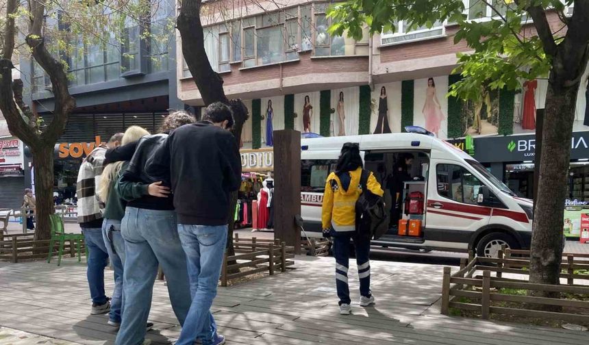 Mağazada yere düşen kadın yaralandı