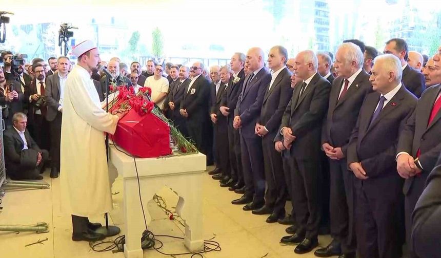 Sırrı Süreyya Önder son yolculuğuna uğurlandı