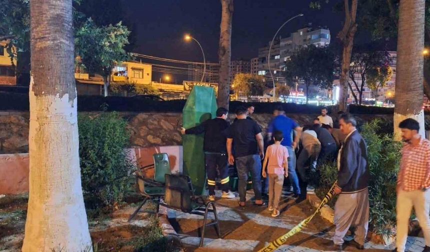 Tarsus’ta bir kişi parkta ölü bulundu