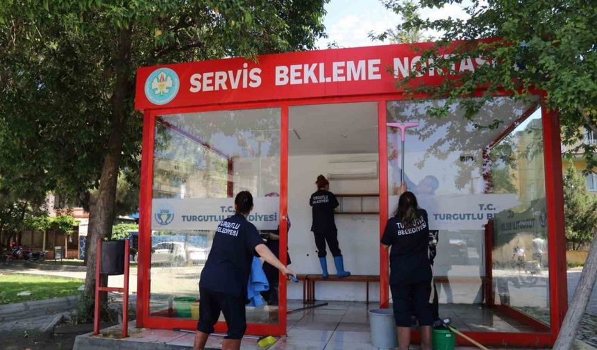Turgutlu Belediyesi Temizlik İşleri Müdürlüğünden bahar T-temizliği