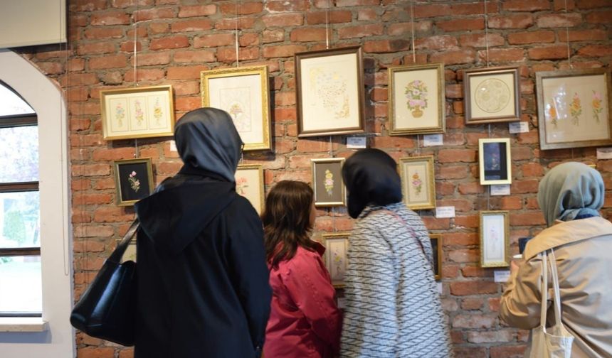 "Ustanın Işığında Filizlenen Zarafet" tezhip sergisi açıldı