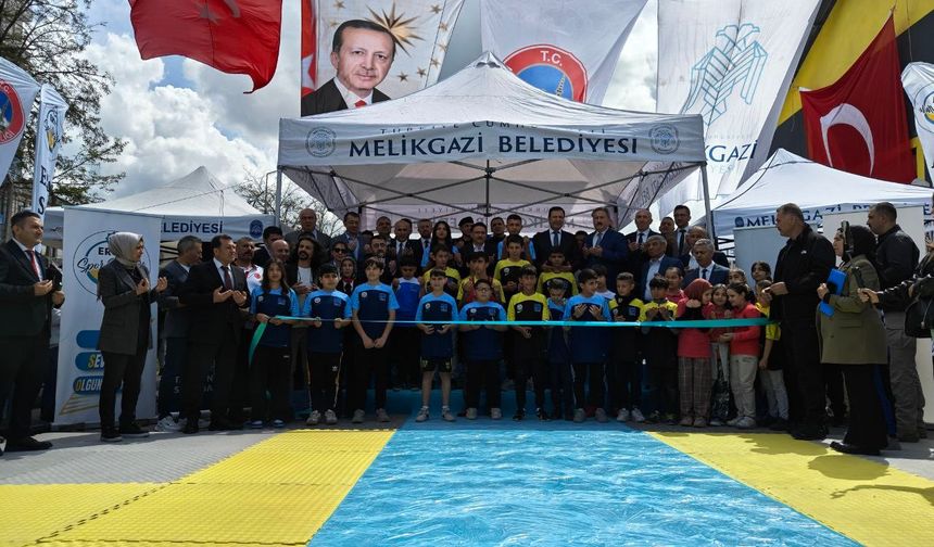 Vali Çiçek: "ERVA Spor Okullarını şeref meselemiz yaptık"