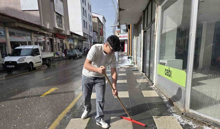 Yozgat’ta ceviz büyüklüğünde dolu yağdı