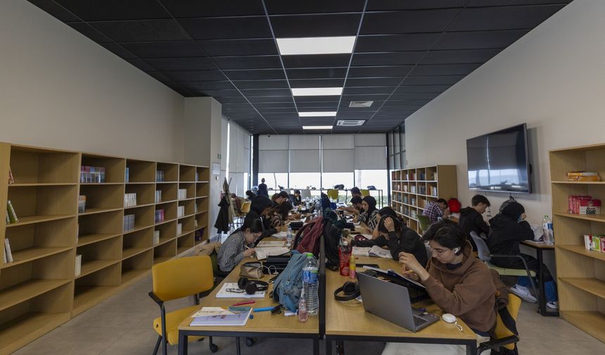 Mersin Büyükşehir'den Öğrencilere 11 Konforlu Okuma Salonu