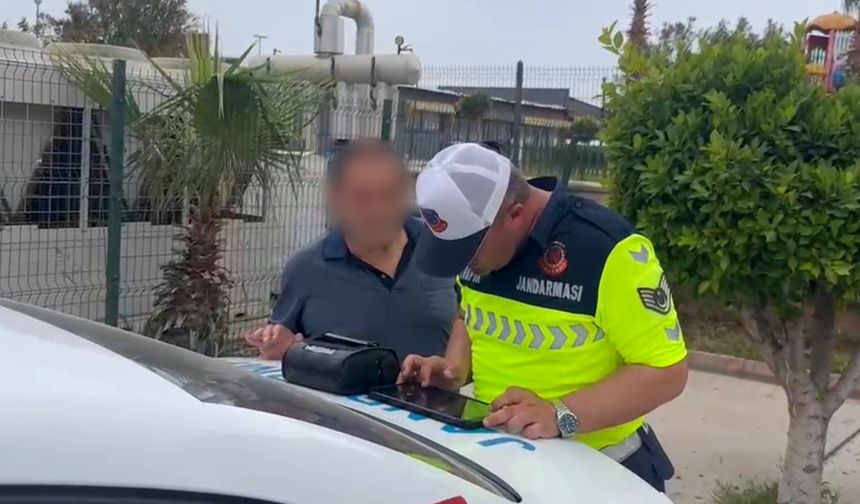 Erdemli'de Ters Yönde Giden Sürücünün Ehliyetine El Konuldu