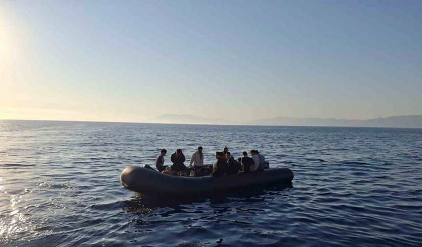 Ayvacık’ta 16’sı çocuk 23 kaçak göçmen kurtarıldı