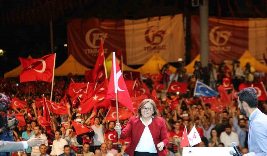 Şahin: "15 Temmuz, bu milletin ihanete karşı siper olduğu tarihi bir duruştur"