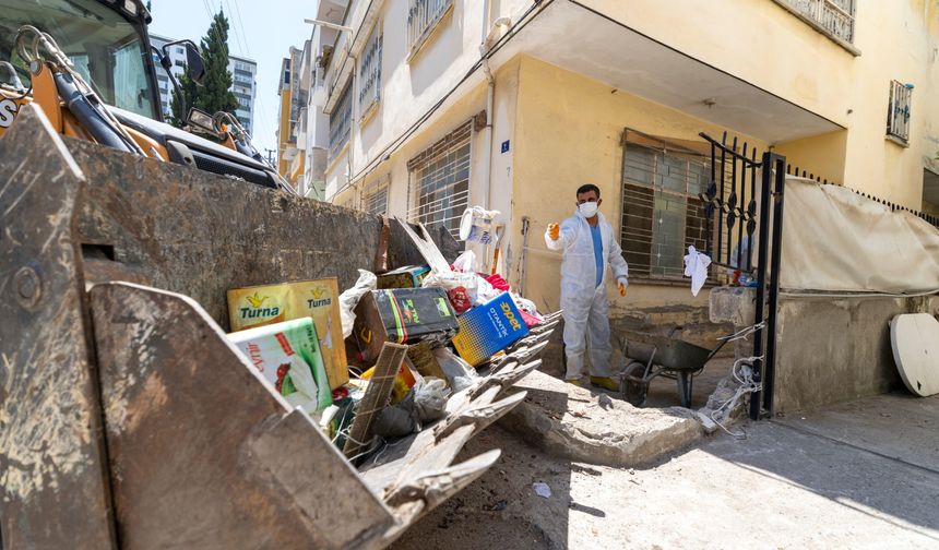 Yenişehir Belediyesi'nden "Çöp Ev" Operasyonu