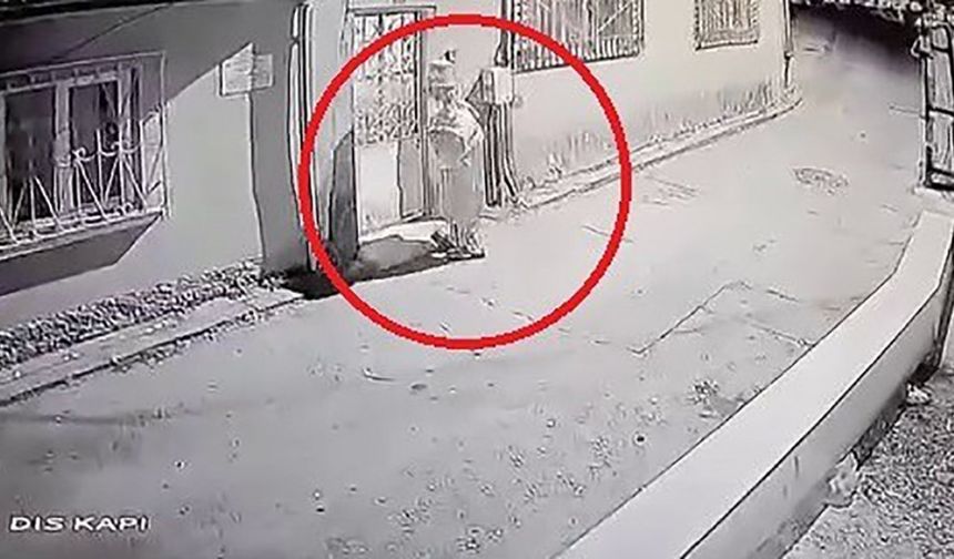 Bursa’da palyaço kıyafetli şahıs gözaltına alındı
