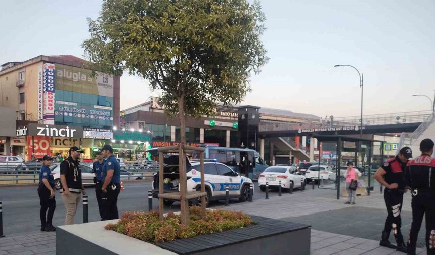 İstanbul Emniyet Müdürü Selami Yıldız, Ümraniye’de yapılan denetime katıldı