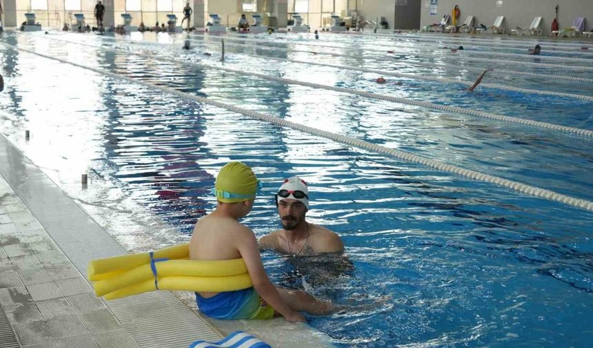’Yüzme Bilmeyen Kalmasın’ projesi ile Niğde’de binlerce çocuk yüzme öğrendi