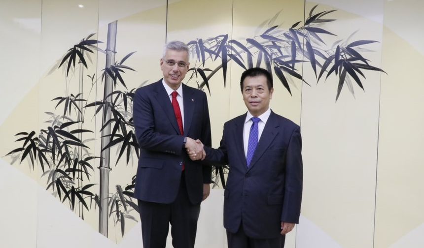 Bakan Memişoğlu, Çin Halk Cumhuriyeti Ulusal Sağlık Komisyonu Başkanı Haichoa ile görüştü