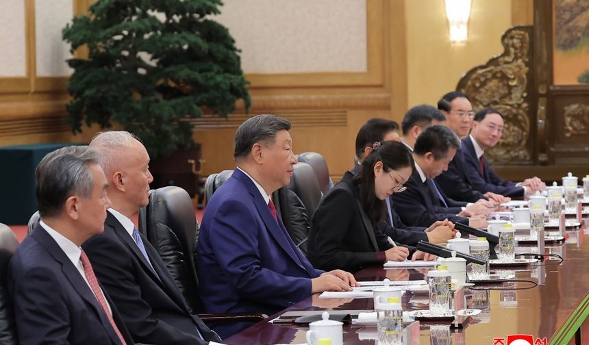 Çin Devlet Başkanı Jinping, Kuzey Kore lideri Kim Jong-Un ile görüştü