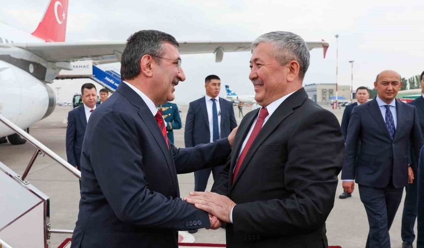 Cumhurbaşkanı Yardımcısı Yılmaz, Kırgızistan Cumhurbaşkanı Caporov ile görüştü