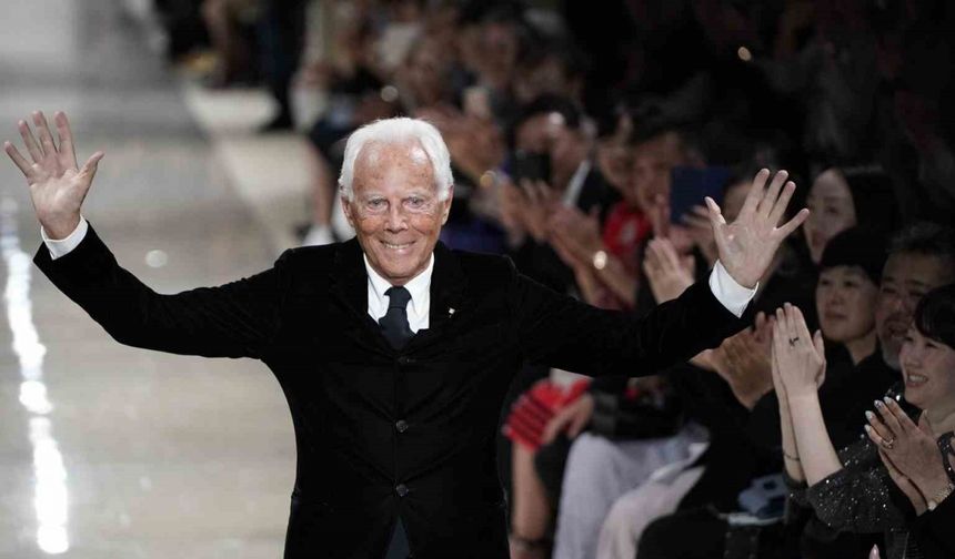 Efsanevi İtalyan moda tasarımcısı Giorgio Armani hayatını kaybetti