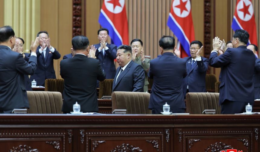 Kuzey Kore lideri Kim’den ABD’ye müzakere sinyali: "Nükleer silahsızlanma takıntısından vazgeçerlerse, masaya oturabiliriz"