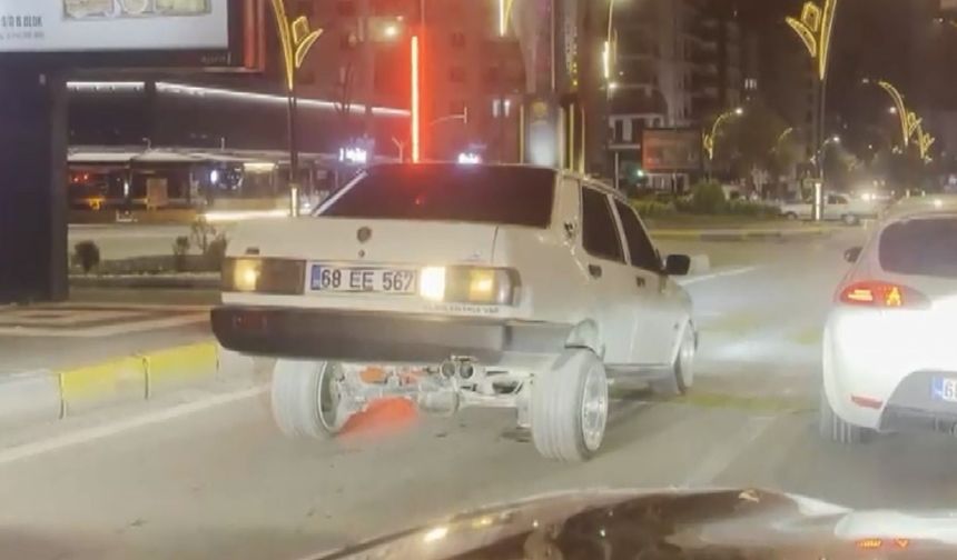 Arabasıyla herkesi şaşırtan o sürücüyü, polis de cezasıyla şaşırttı: 19 bin lira ceza kesildi