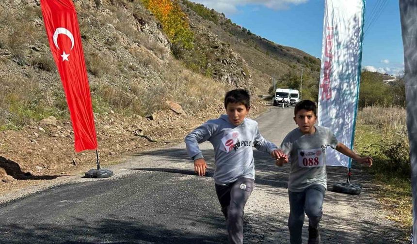 Ardahan’ın koşan yıldızları Posof’ta parladı