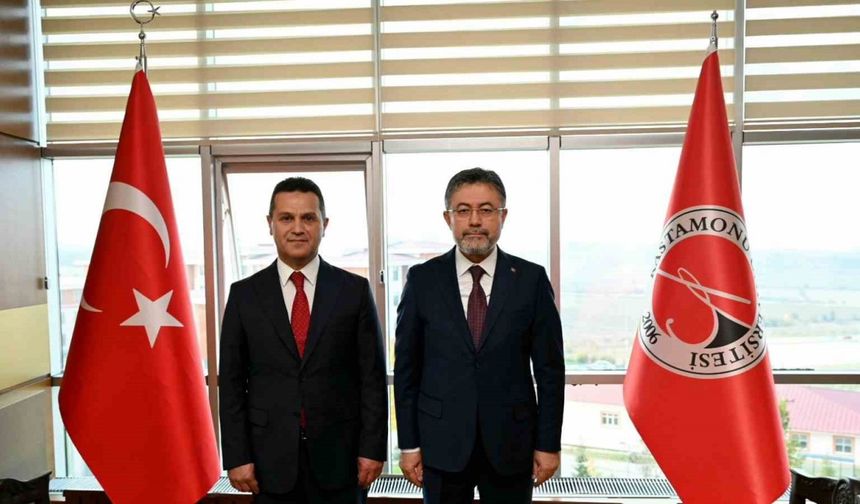 Bakan Yumaklı, Rektör Topal’dan çalışmalarla ilgili bilgi aldı