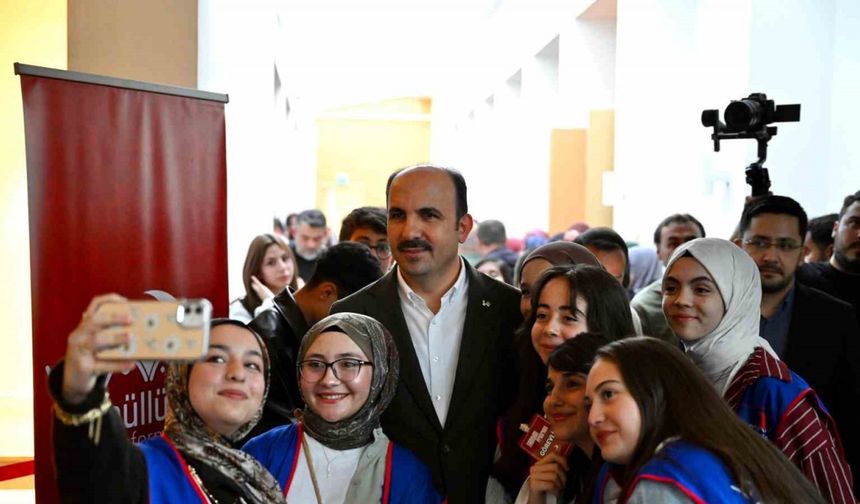 Başkan Altay, LİMAN Gönüllüleri Platformu üyesi gençlerle buluştu: