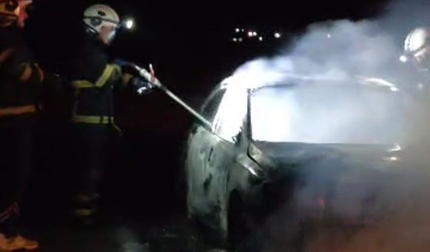 Batman’da seyir halindeki otomobil alev aldı