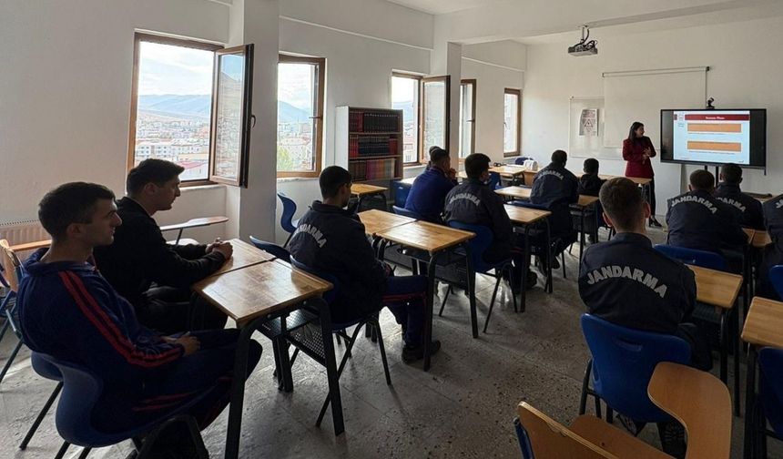 Bayburt’ta ‘Kadına Yönelik Şiddetle Mücadele’ seminerleri devam ediyor