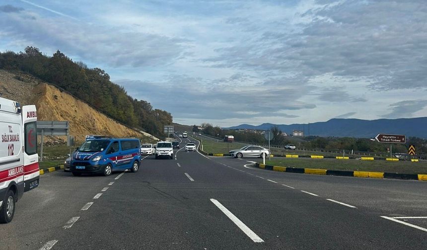 Bolu D-100’de iki araç çarpıştı: 5 yaralı