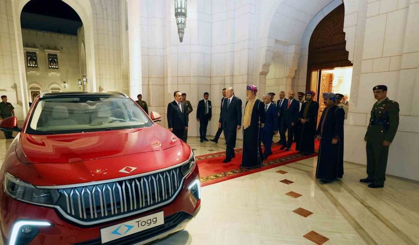 Cumhurbaşkanı Erdoğan’dan Umman Sultanı El Said’e Togg hediyesi