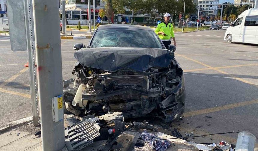 Elazığ’da zincirleme trafik kazası: 4 yaralı