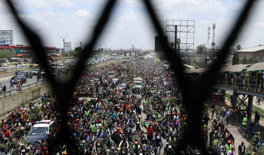 Eski Kenya Başbakanı Odinga’nın cenazesinde polisle ziyaretçiler arasında çatışma: En az 4 ölü