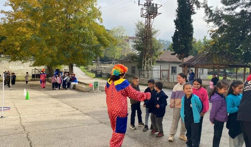 Gençler köy okullarına sevgi, enerji ve üretkenlik taşıdı