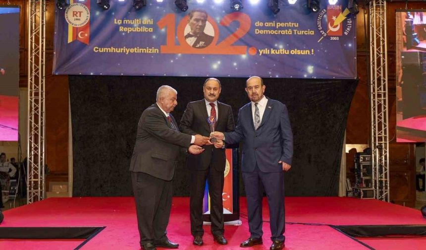 Gülpınar’a  "Yılın en başarılı belediye başkanı" ödülü