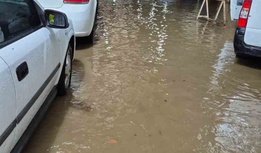 Karadeniz Ereğli’de sağanak ve dolu, hayatı felç etti