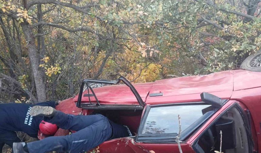 Karaman’da otomobil uçuruma yuvarlandı: 3 yaralı