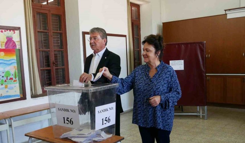 KKTC Başbakanı Üstel, oy kullandı