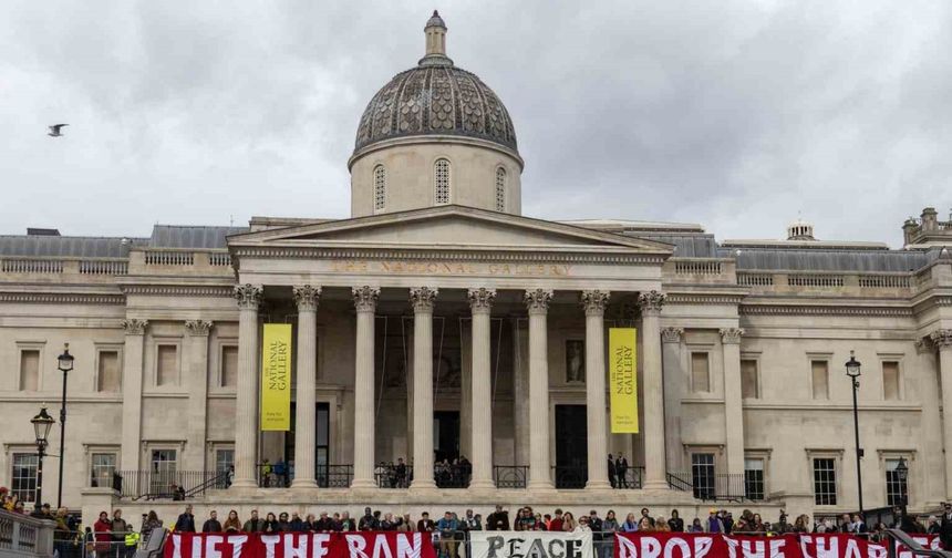 Londra’da polisin Filistin’e destek gösterisine müdahalesinde 175 kişi gözaltına alındı