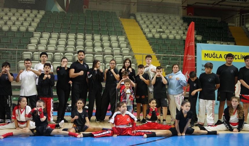 Marmaris’e 11 birincilik madalyası birden geldi