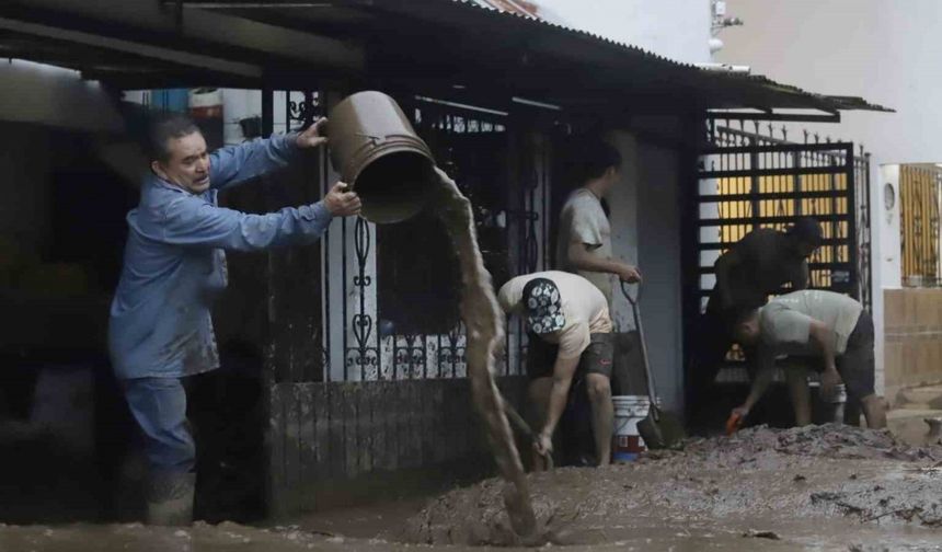 Meksika’daki sel felaketinde ölü sayısı 64’e yükseldi, 65 kişi ise kayıp