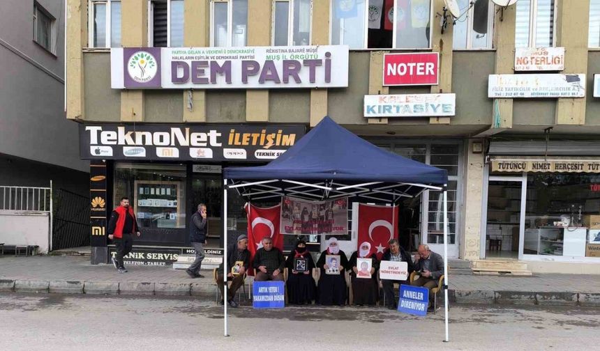 Muş’ta annelerin evlat nöbeti devam ediyor