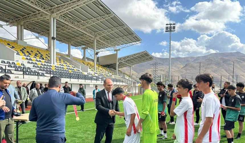 Okul sporlarında heyecan dolu final